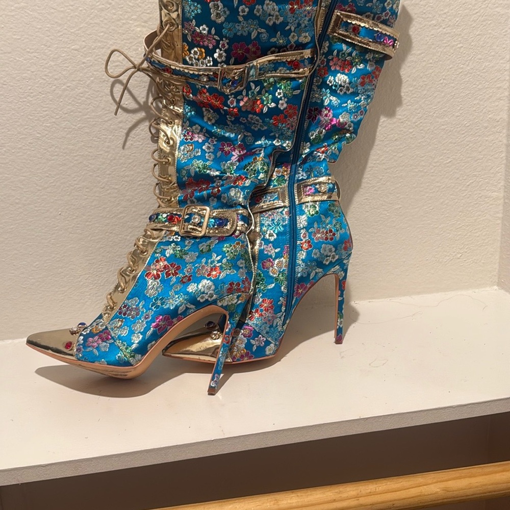 Elegant Blue and Gold Floral Heeled Boots